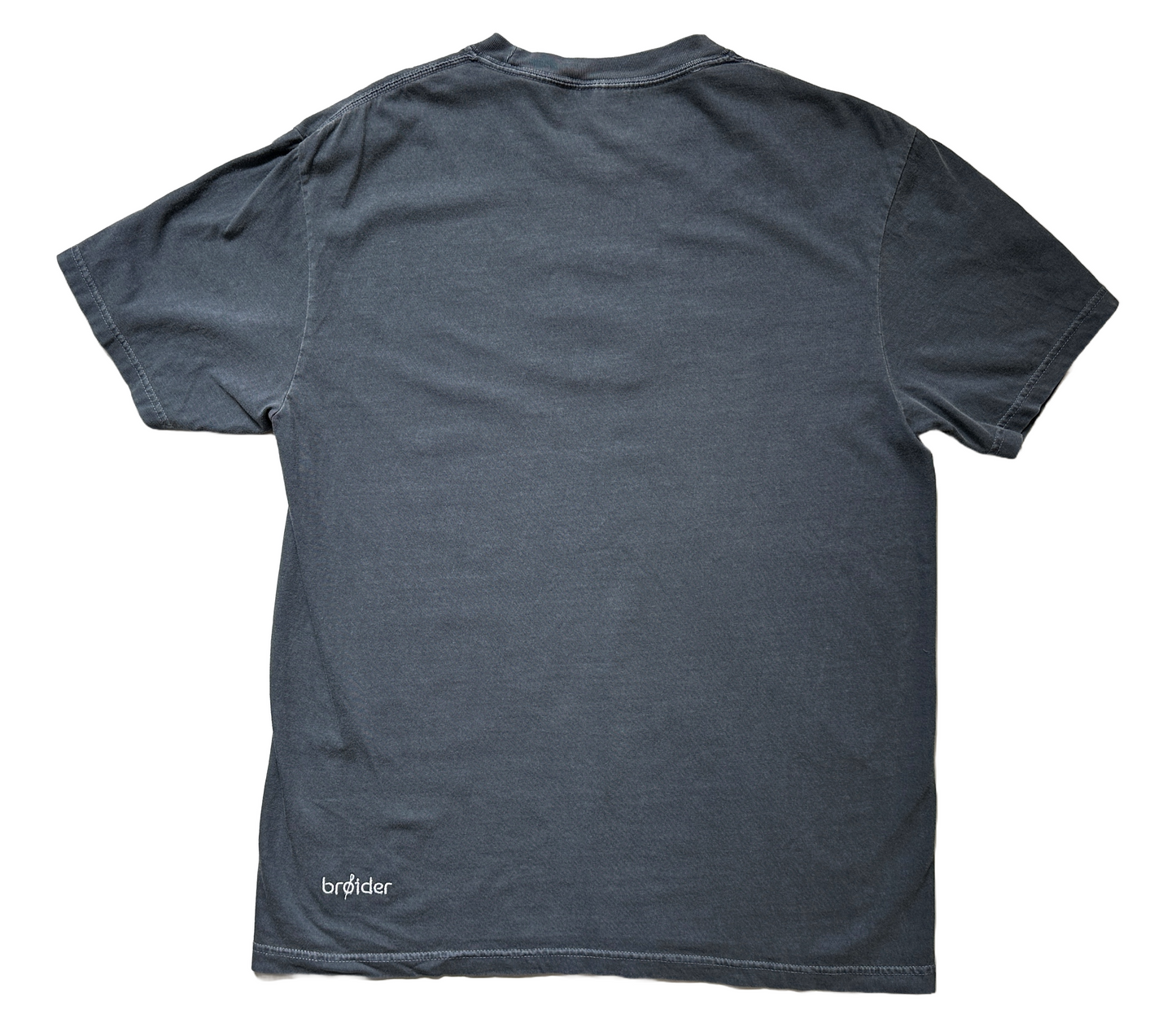 Back view of Boysters ‘N Oysters tee by Broider. Plain cotton back on embroidered shirt with coastal design, made in Boston.